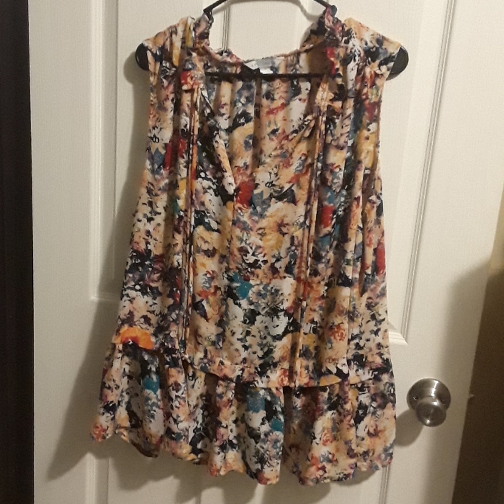 Plus size trendy summer shirt.